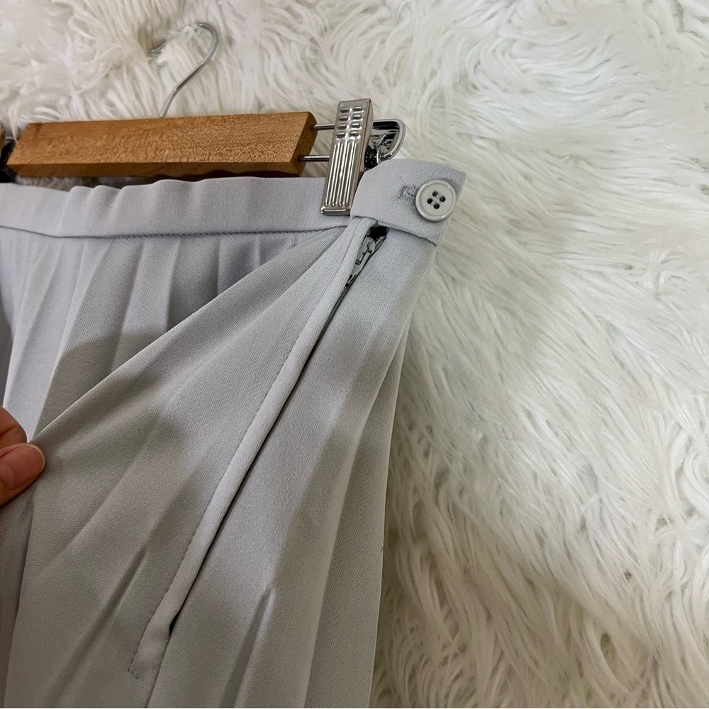 Givenchy Sport vintage pleated midi skirt - Picture 5 of 5